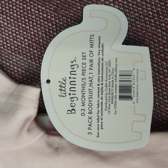 Little Beginnings - 0-3 moth set - bodysuits, hat and mitts NWT - Picture 7 of 8